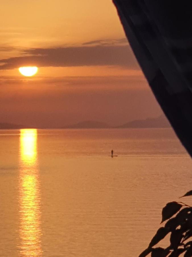 Ferienwohnung Kuca Za Odmor Seahouse Karlobag Exterior foto